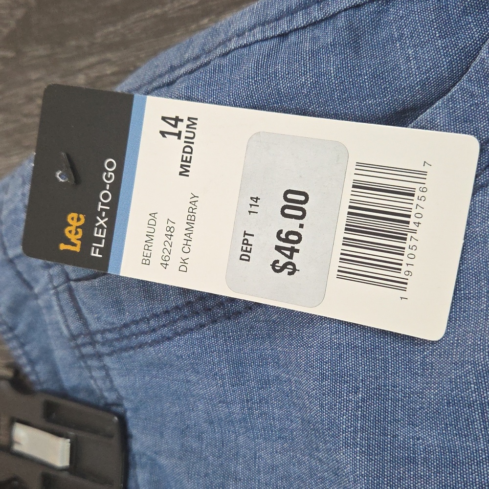 Lee Blue Light Weight Denim Color.Shorts Cargo Relaxed Mid Rise.Size 14.